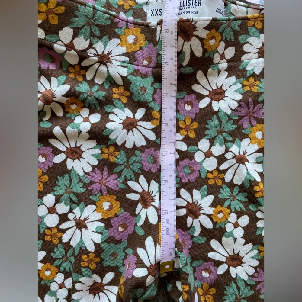 Hollister floral pants - Picture 5 of 7